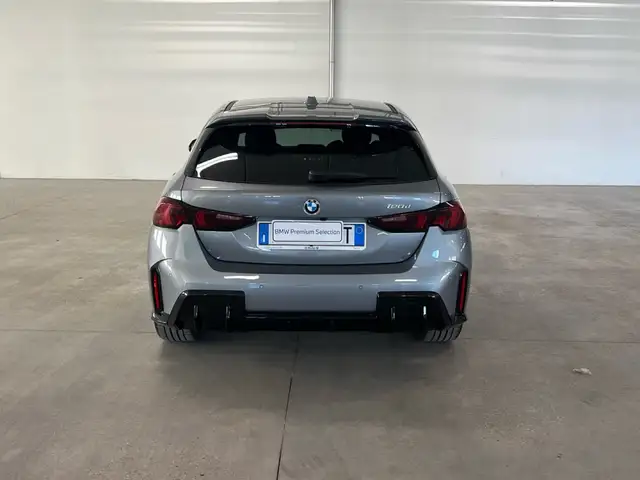 BMW 1 Series view 6