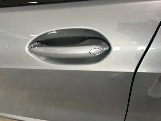 BMW 1 Series view 11