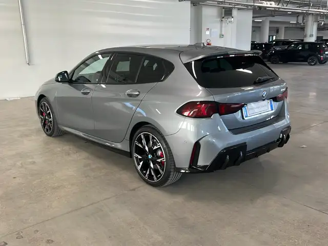 BMW 1 Series view 8