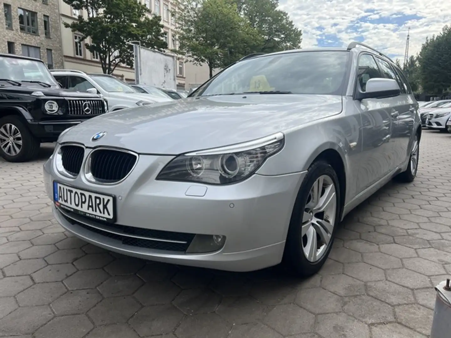 BMW 520 520d Touring*Tiptronic*Navi*Leder*Xenon*PDC*Alu Silber - 2