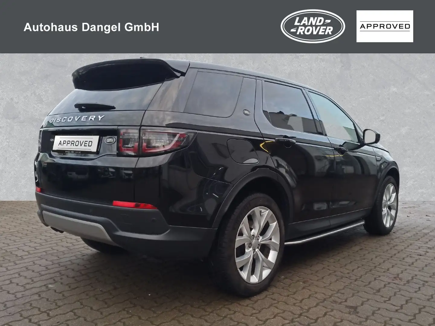 Land Rover Discovery Sport D240 HSE AWD Zwart - 2