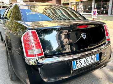 Thema 2011 3.0 V6 mjt II Platinum 239cv auto