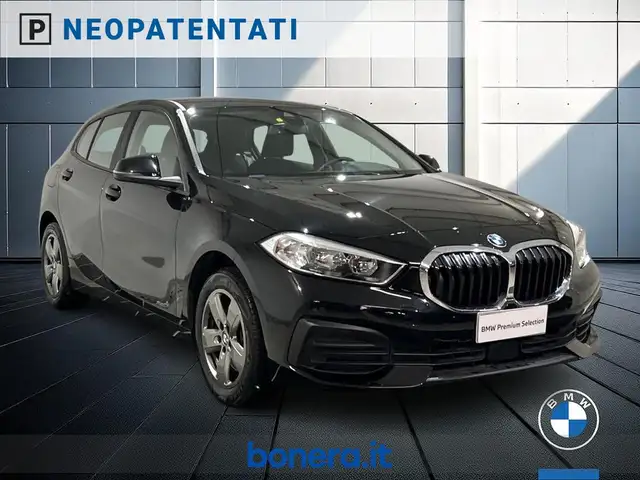 BMW 1 Series view 4