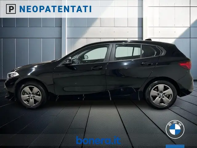 BMW 1 Series view 9