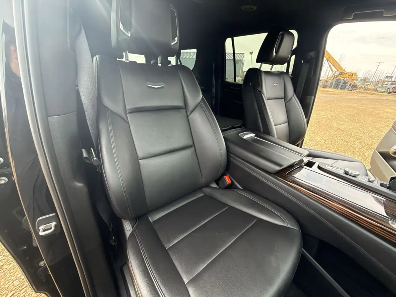 Cadillac Escalade снимка Cadillac Escalade