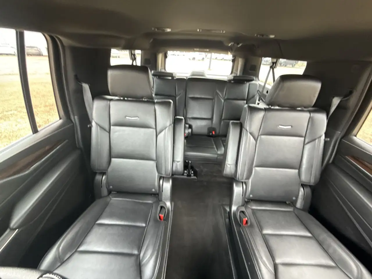 Cadillac Escalade снимка Cadillac Escalade