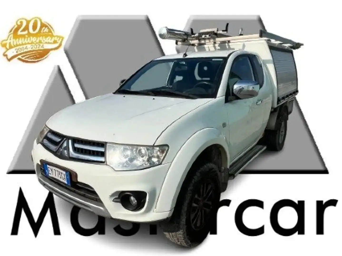 Mitsubishi L200 d.cab 2.5 di-d Intense  - EV278XG Blanco - 1
