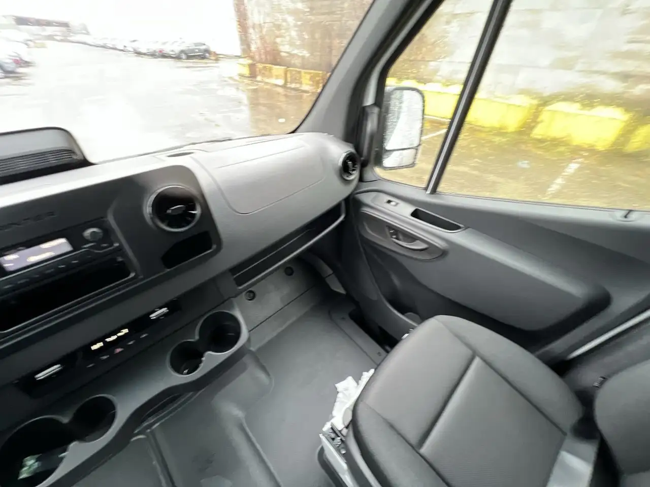 Mercedes-Benz Sprinter снимка Mercedes-Benz Sprinter