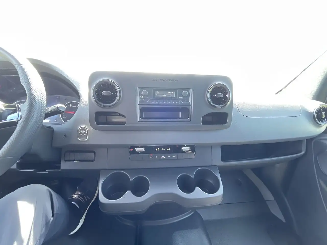 Mercedes-Benz Sprinter снимка Mercedes-Benz Sprinter