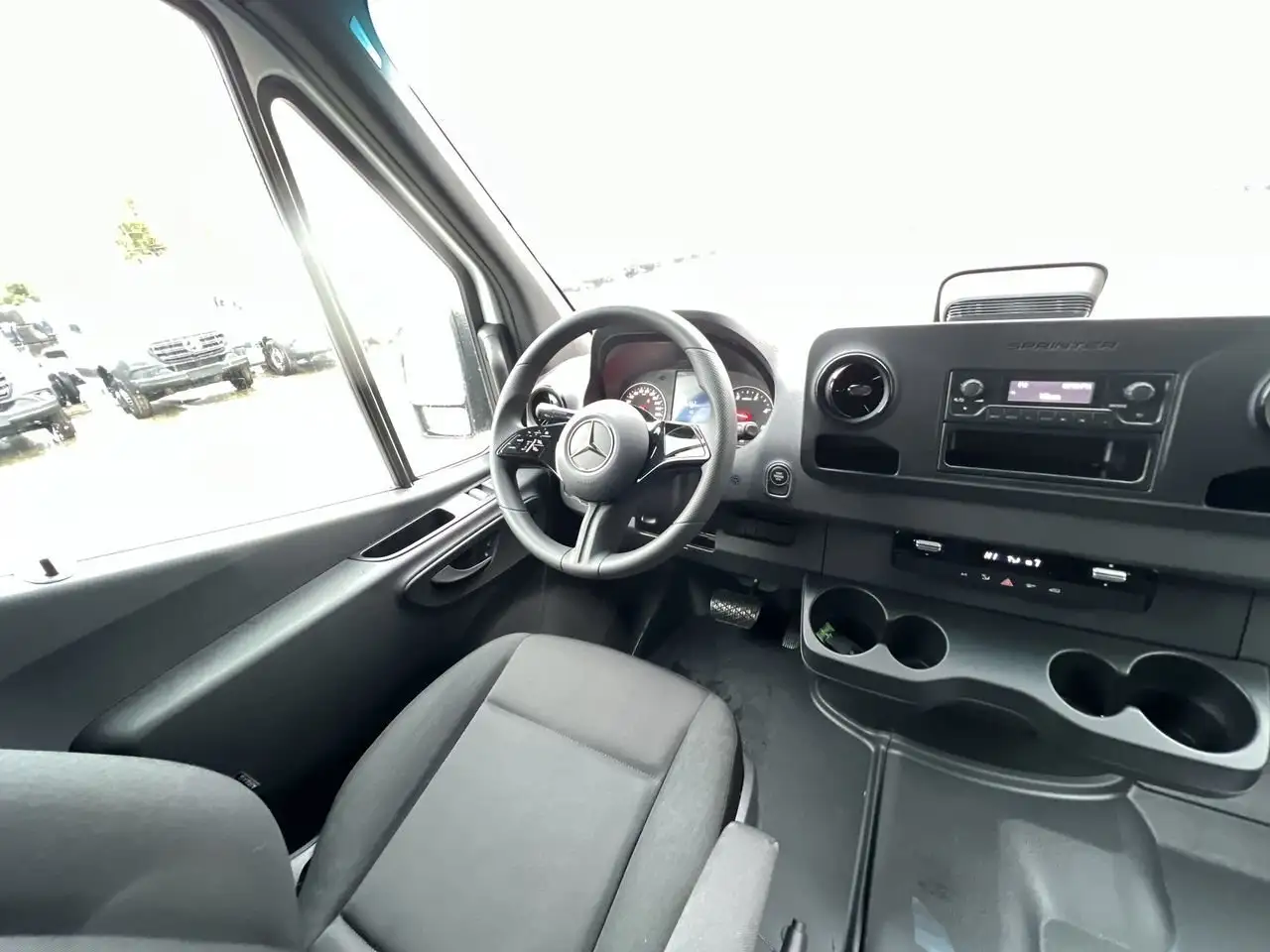 Mercedes-Benz Sprinter снимка Mercedes-Benz Sprinter