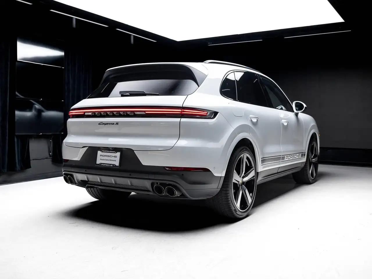 Porsche Cayenne снимка Porsche Cayenne