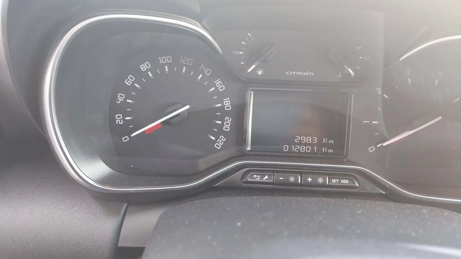 Citroen C3 Aircross PureTech 81kW (110CV) Plus Gris - 2