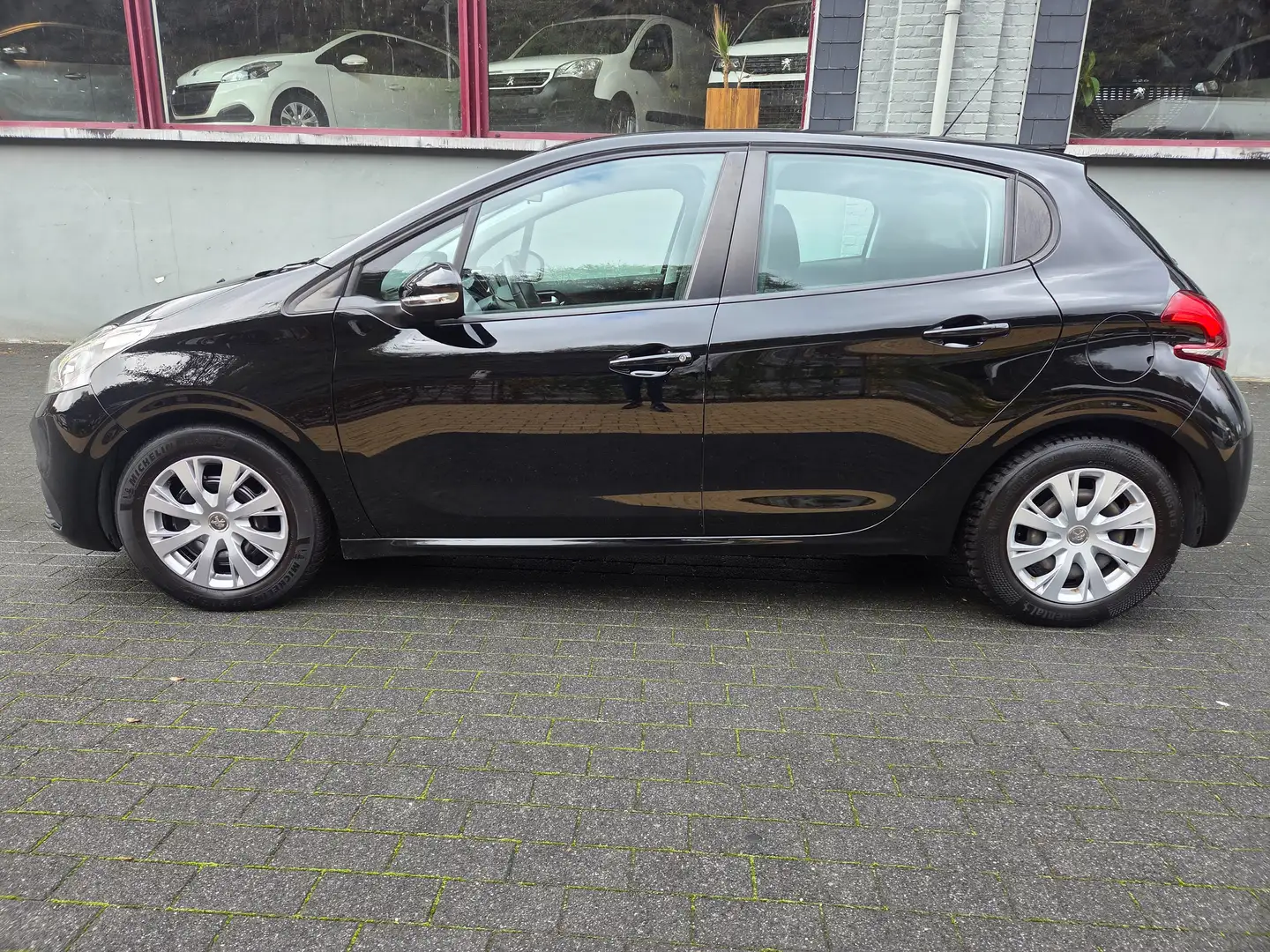 Peugeot 208 208 1.5 BlueHDi Active Noir - 2