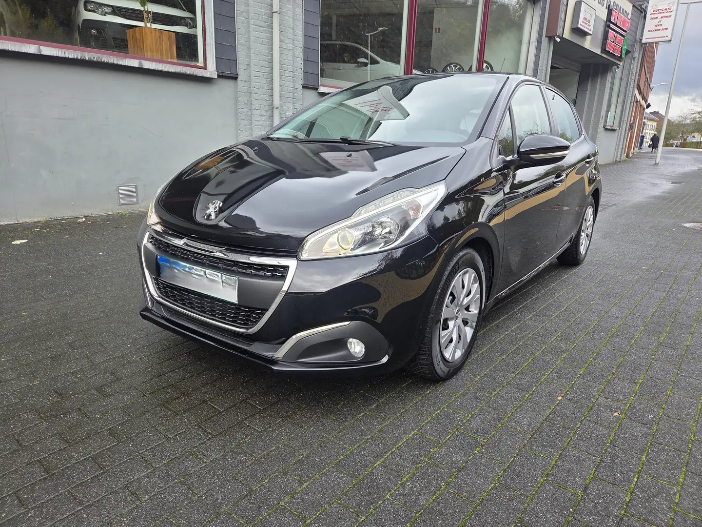 Peugeot 208 208 1.5 BlueHDi Active Noir - 1