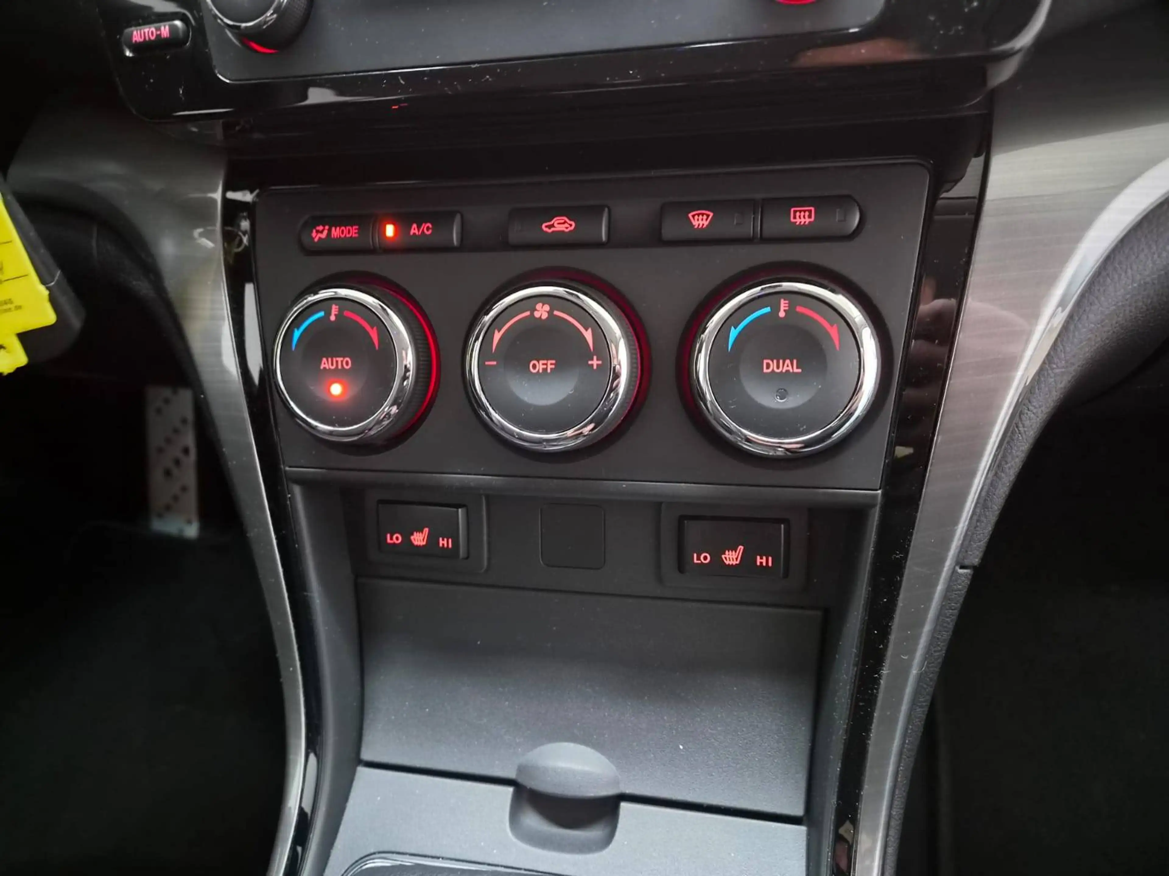 Mazda 6 Kombi 2.0 Edition 125 Leder Totwinkel BOSE 17" — photo 13