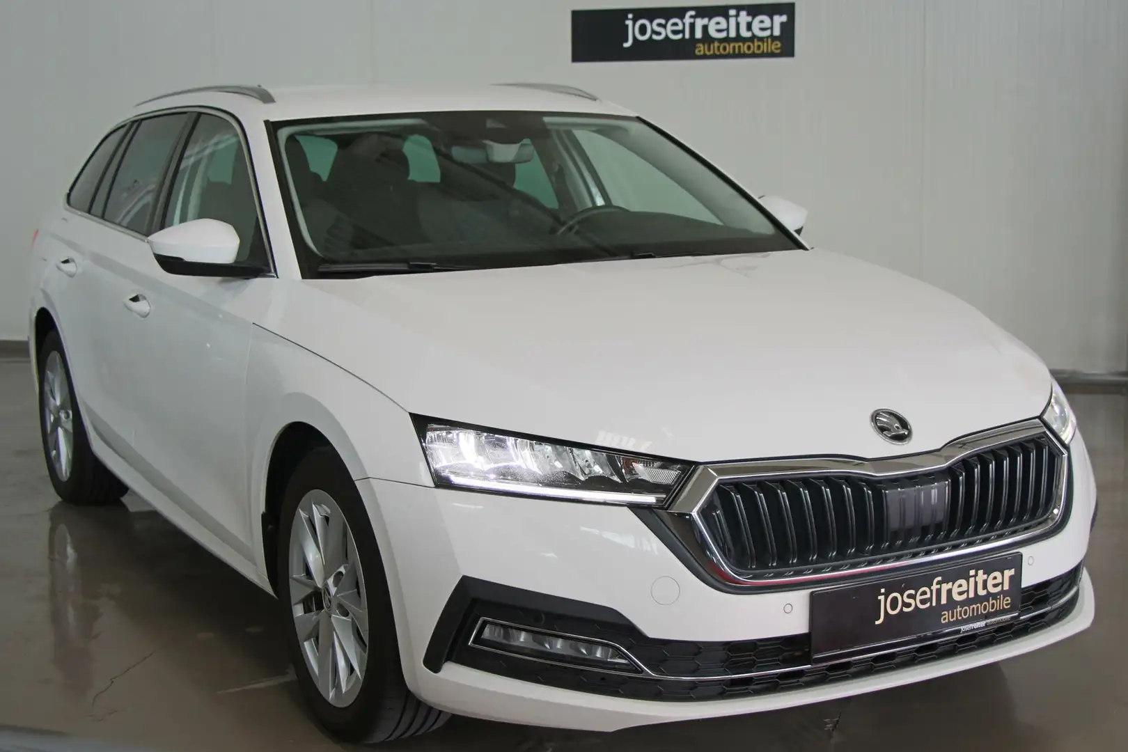 Skoda Octavia Combi Style 2.0 TDI Blanc - 1