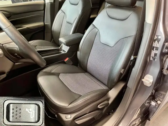 Jeep Compass view 29