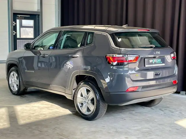 Jeep Compass view 3