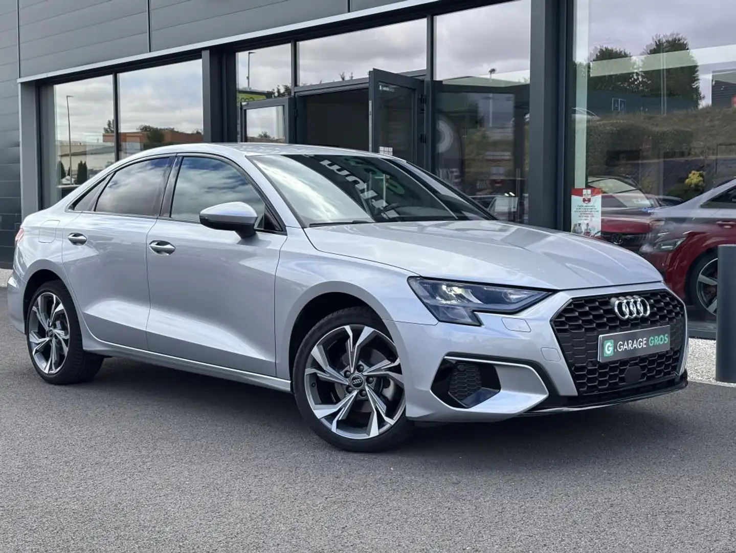 Audi A3 30 TDI 116 S tronic 7 Design Luxe - 1