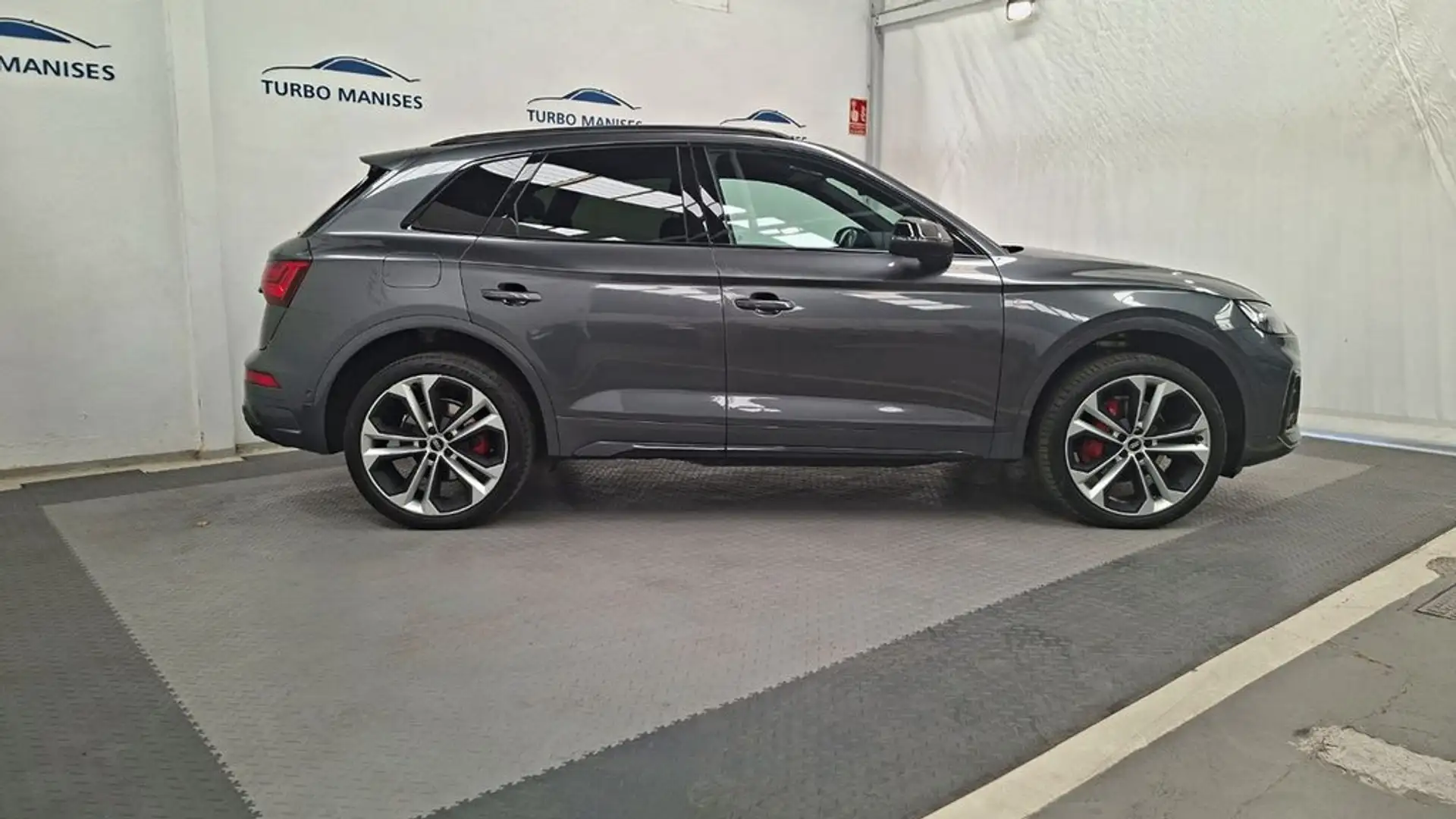 Audi Q5 Black line 40 TDI 140kW quattro S tronic Gris - 2