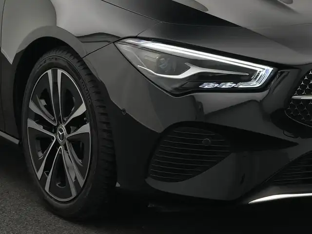 Mercedes-Benz CLA view 9