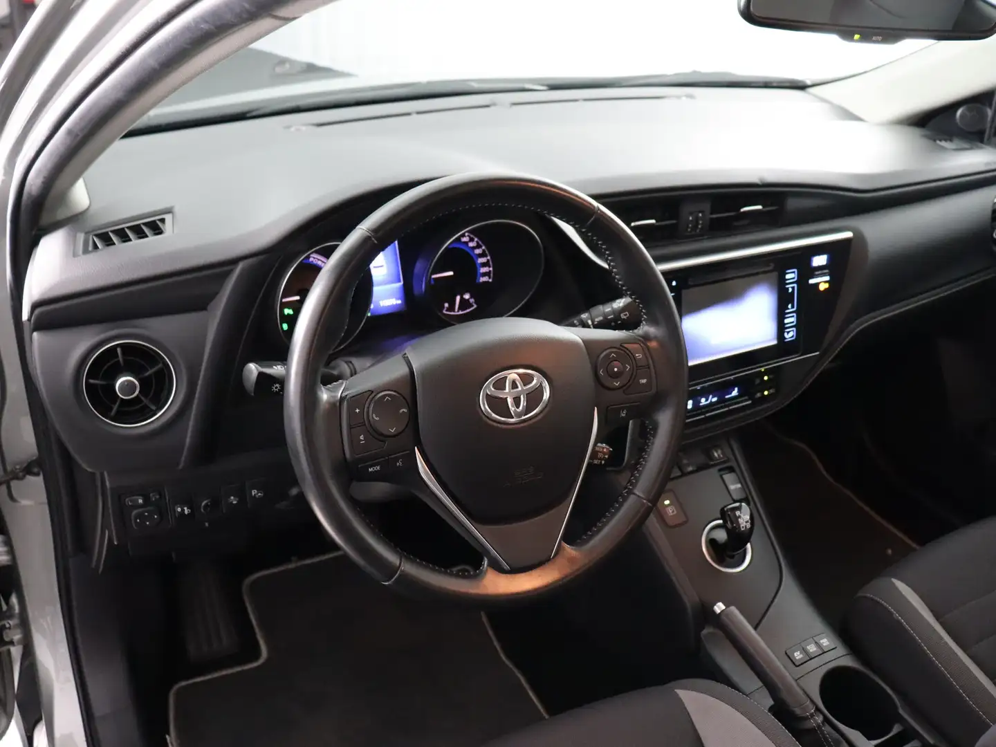 Toyota Auris 1.8 Hybrid Energy Plus (Trekhaak / Camera / Stoelv siva - 2