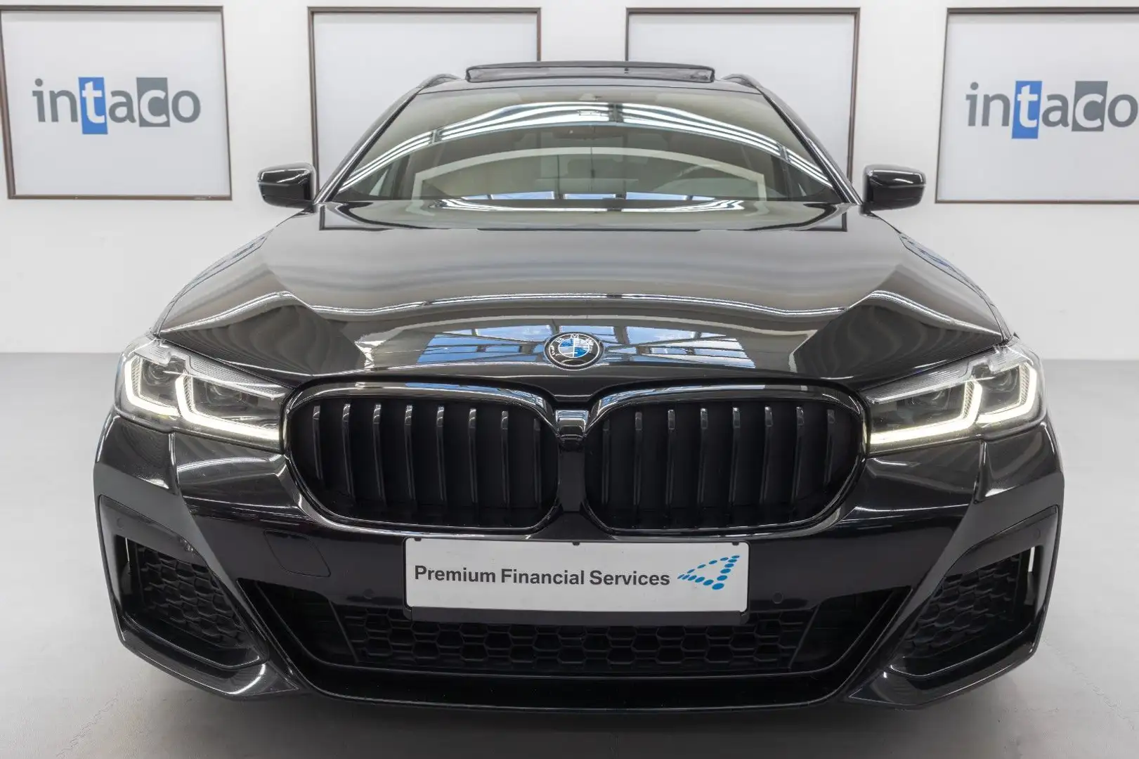 BMW 540 xd Touring M Sport LED LiveCockPro AHK Pano! Noir - 2