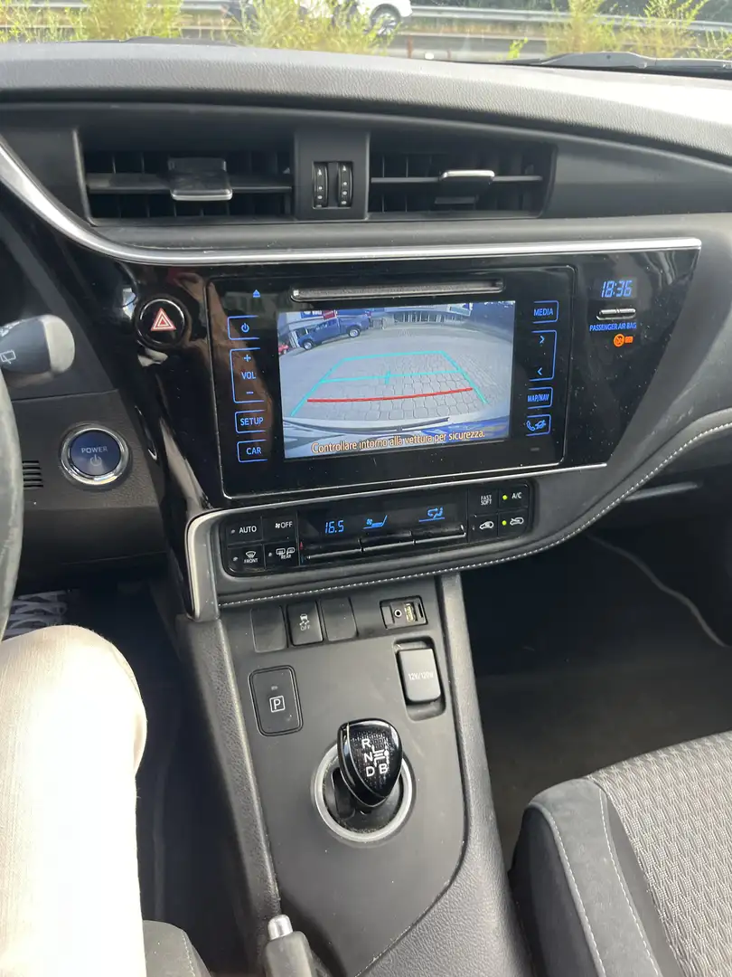 Toyota Auris Touring Sports 1.8h Lounge cvt my18 garanzi toyota - 1