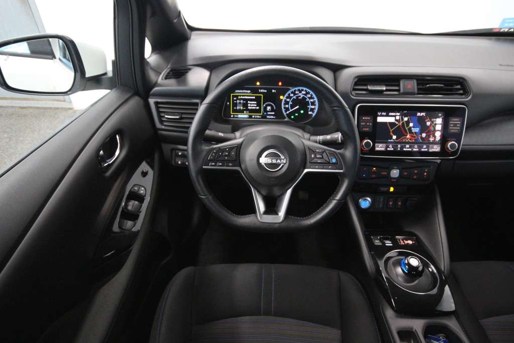 2024 Nissan Leaf Hatchback