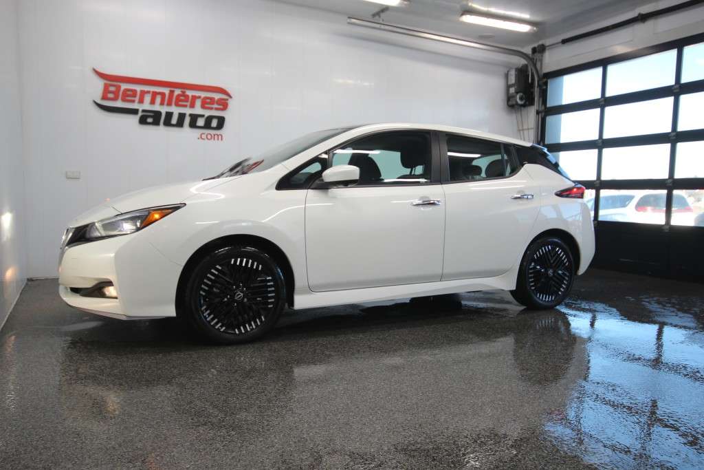 2024 Nissan Leaf Hatchback