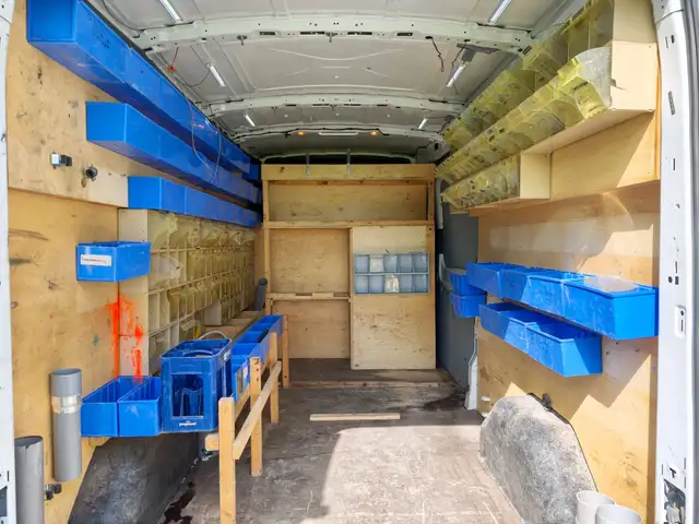 Ford Transit view 13