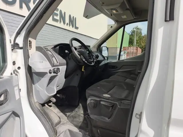 Ford Transit view 6