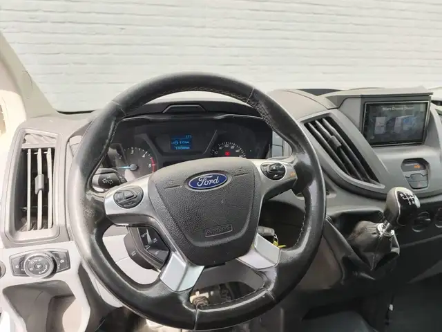 Ford Transit view 3