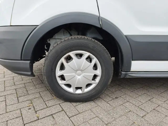 Ford Transit view 29