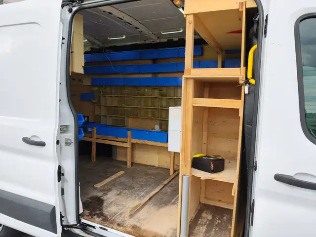 Ford Transit view 14