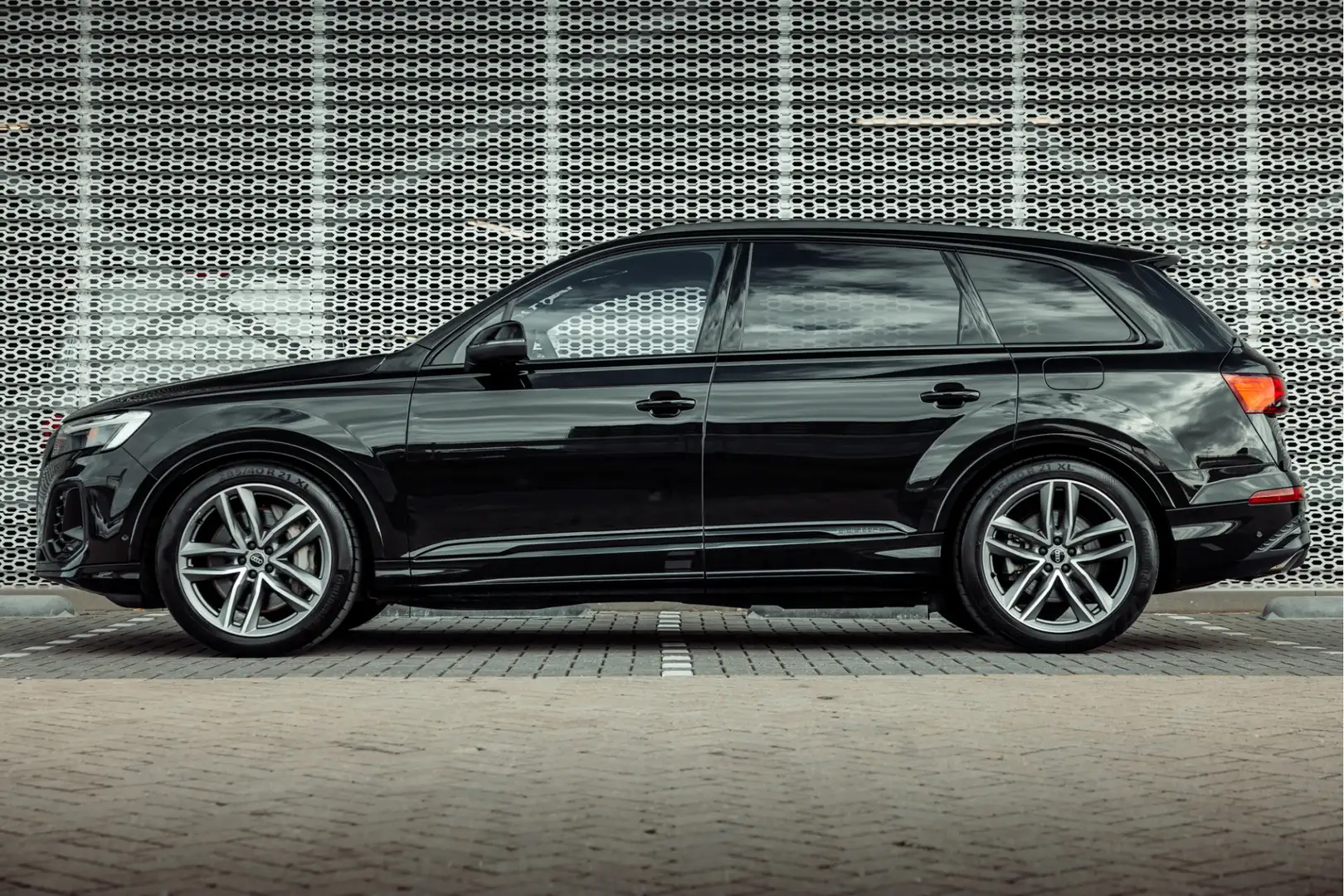 Audi Q7 55 TFSI e 394pk quattro Pro Line S | Panoramadak | Noir - 2