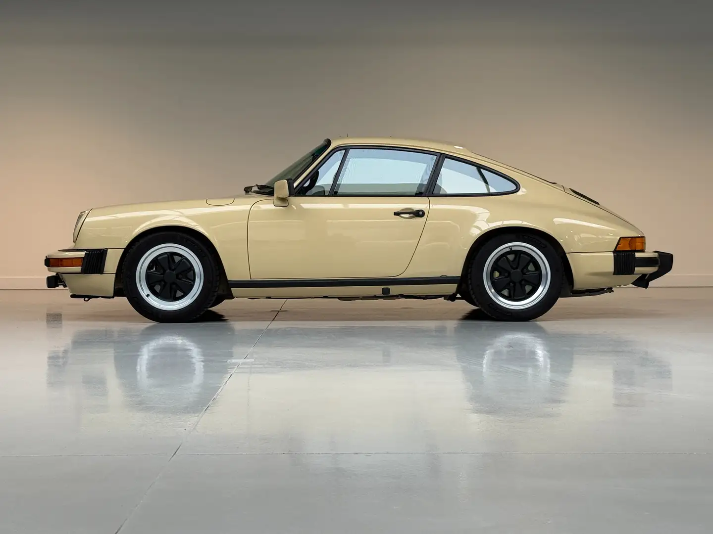 Porsche 911 1981 SC First Paint 145.000Km Unique color Bamboo Beige - 1