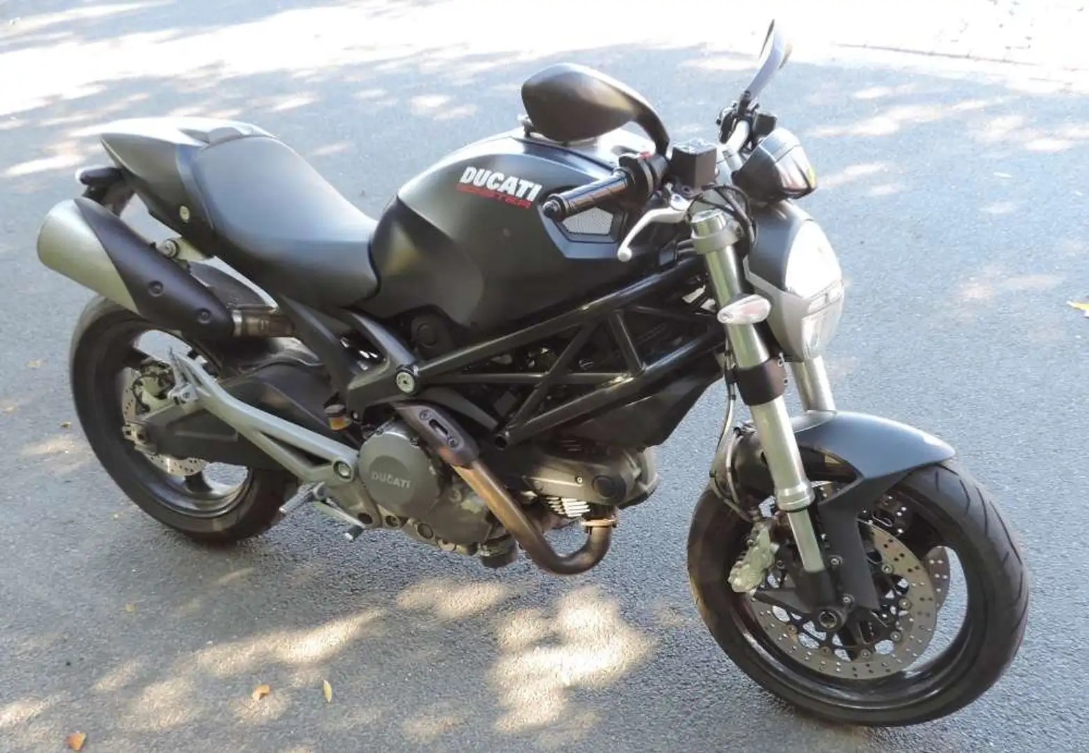 Ducati Monster 696 Noir - 1
