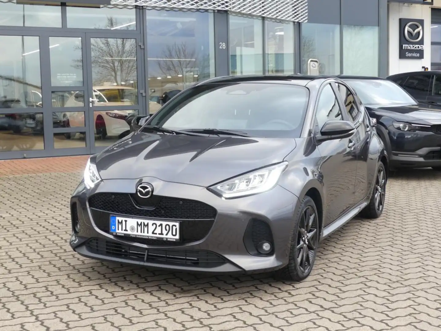 Mazda 2 Hybrid 1.5L Hybrid VVT-i 116 PS e-CVT HOMURA PLUS Grau - 2