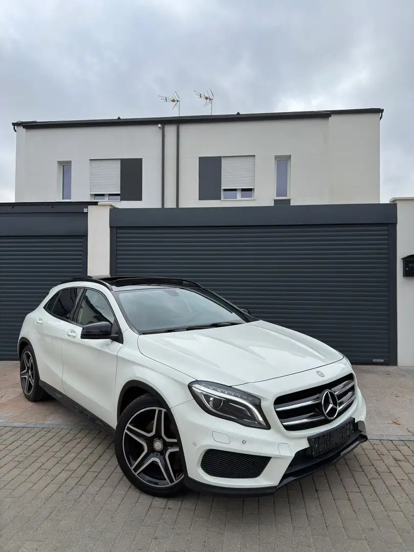 Mercedes-Benz GLA 220 220CDI AMG Line 4Matic 7G-DCT - 1