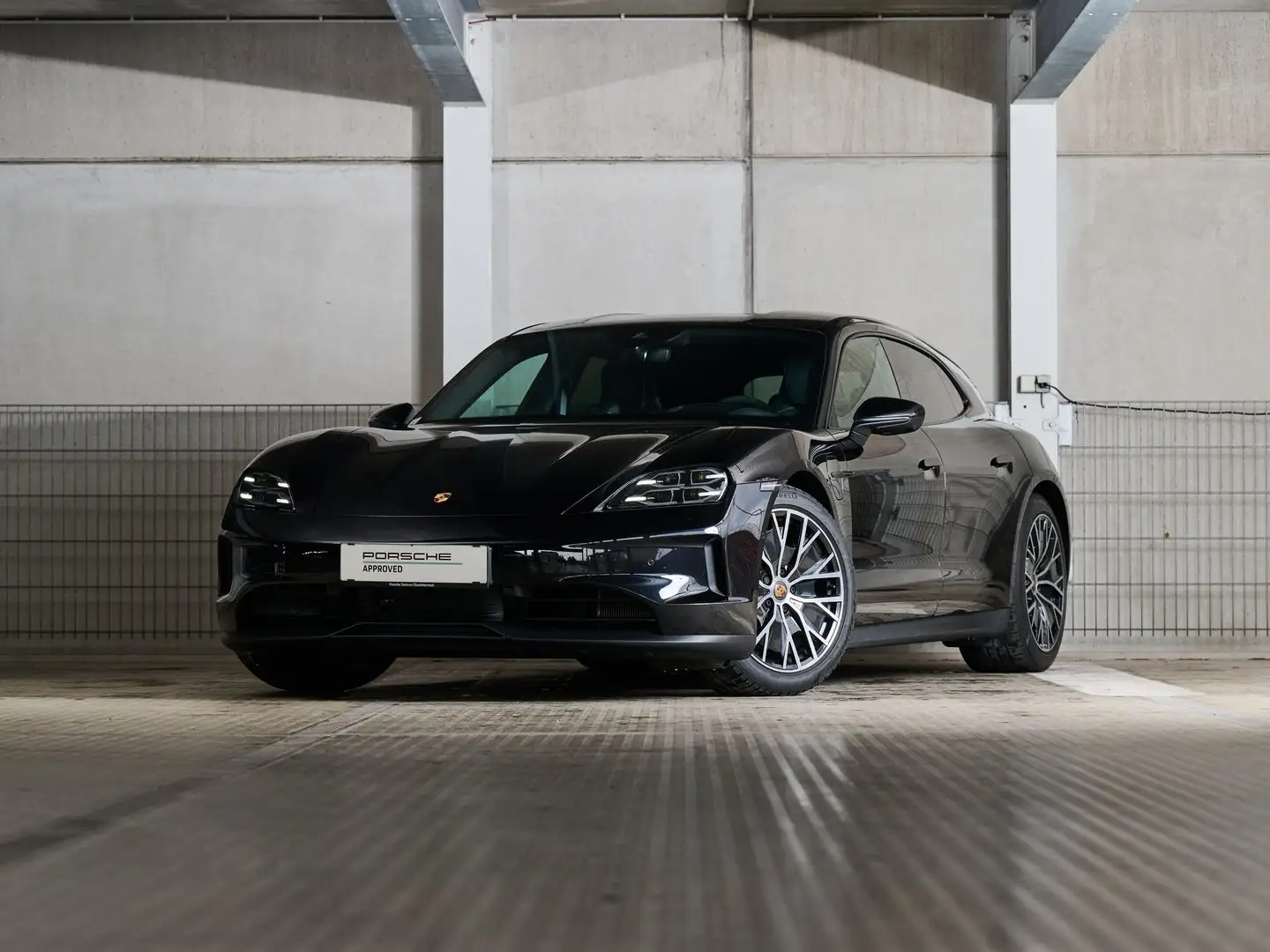 Porsche Taycan Sport Turismo Noir - 1