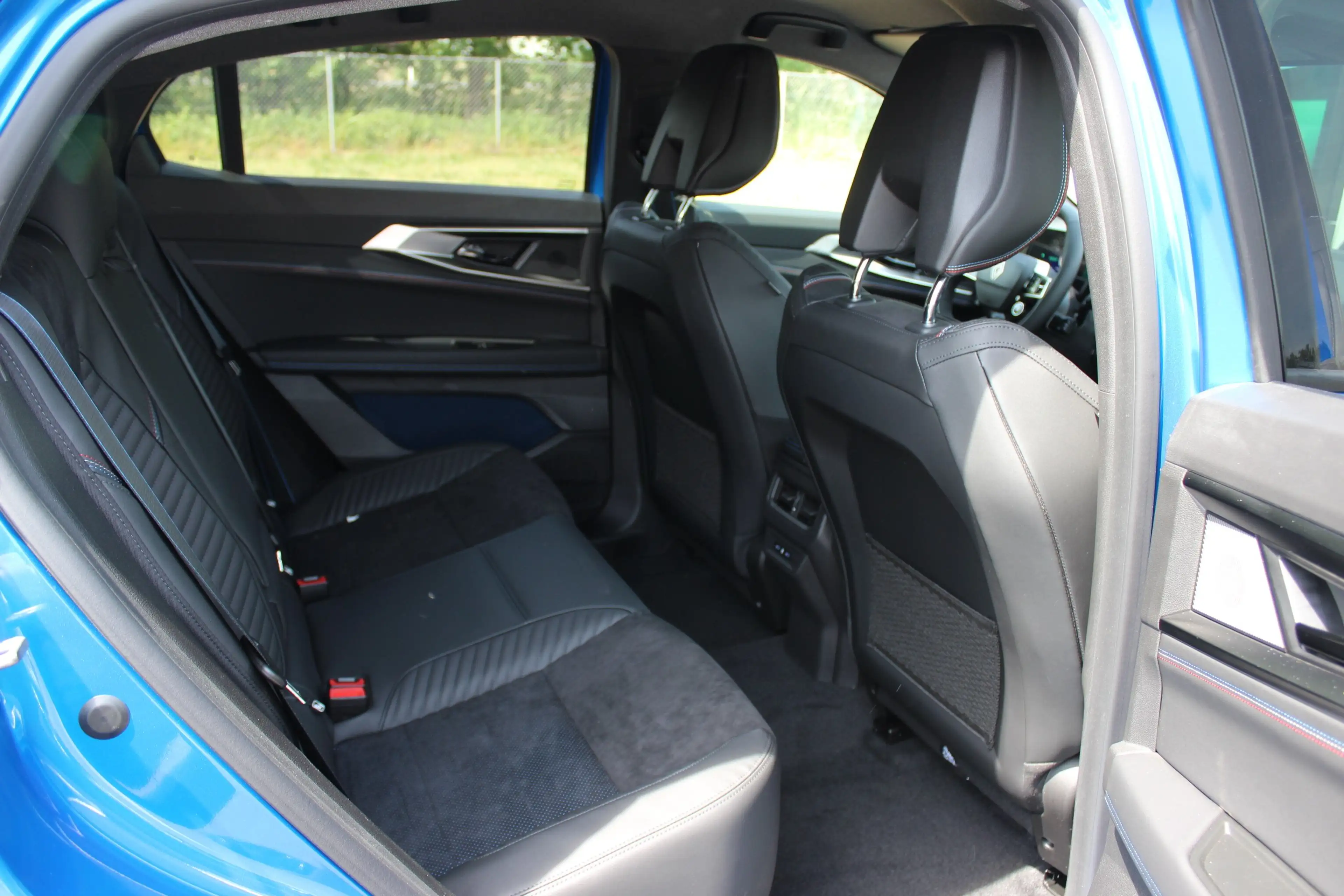 Renault Rafale Esprit Alpine E-Tech Full Hybrid 200 — photo 11