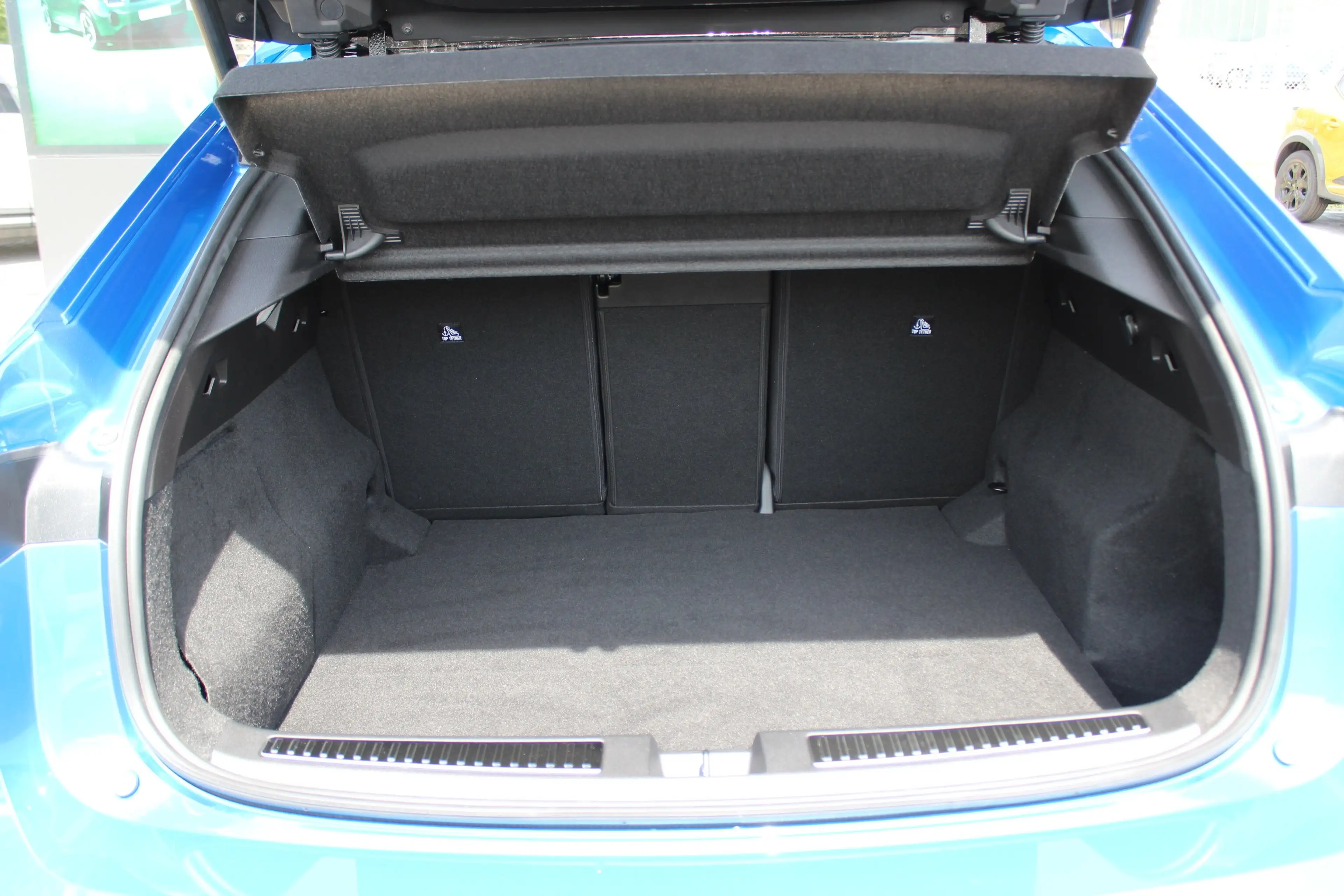 Renault Rafale Esprit Alpine E-Tech Full Hybrid 200 — photo 9