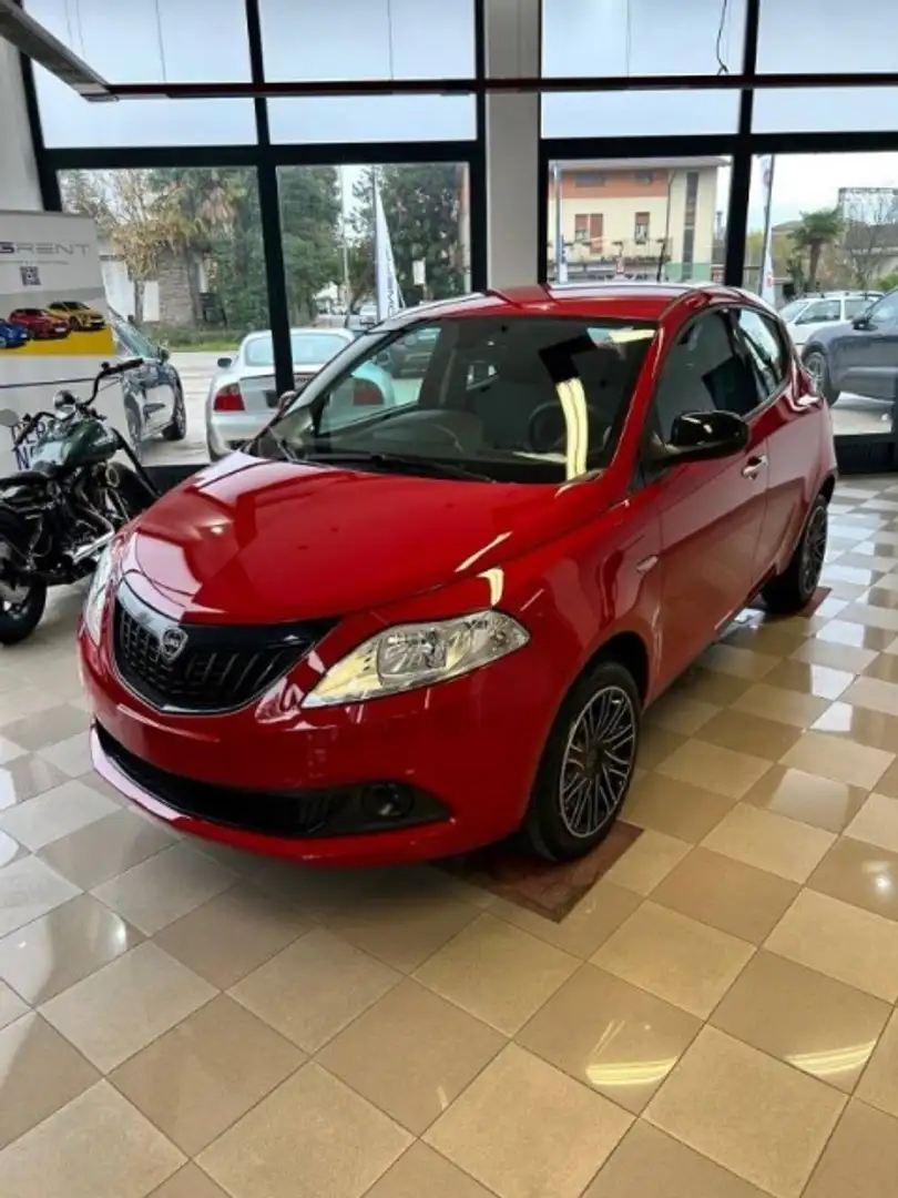 Lancia Ypsilon 1.0 firefly hybrid Silver Plus s&s 70cv Bianco - 1