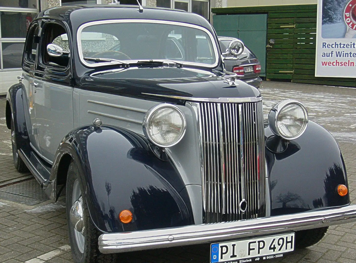 Ford V8 Pilot Baujahr 1949 .Faltschiebedach Blau - 1