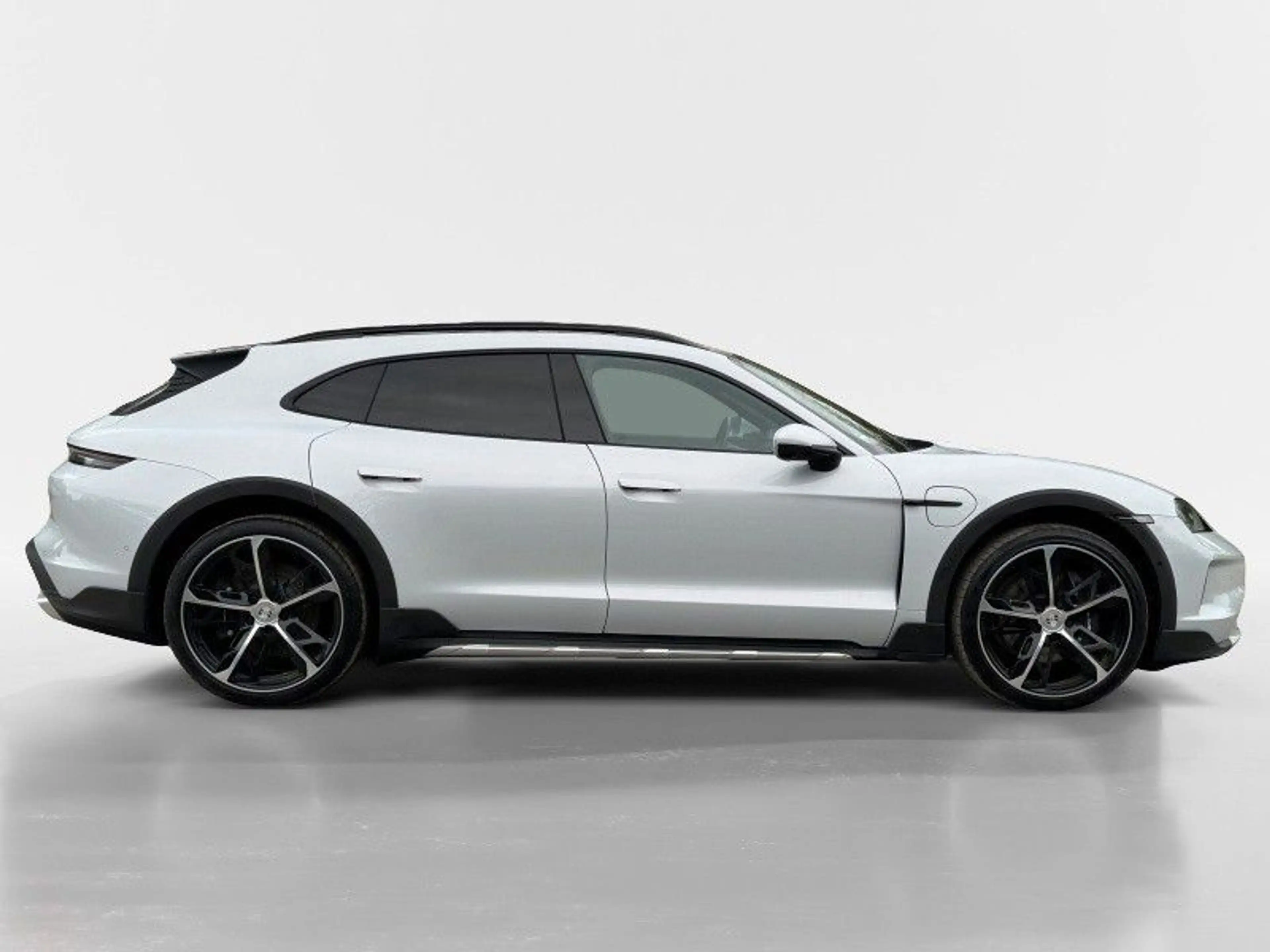 Porsche Taycan Cross Turismo 4 — photo 6