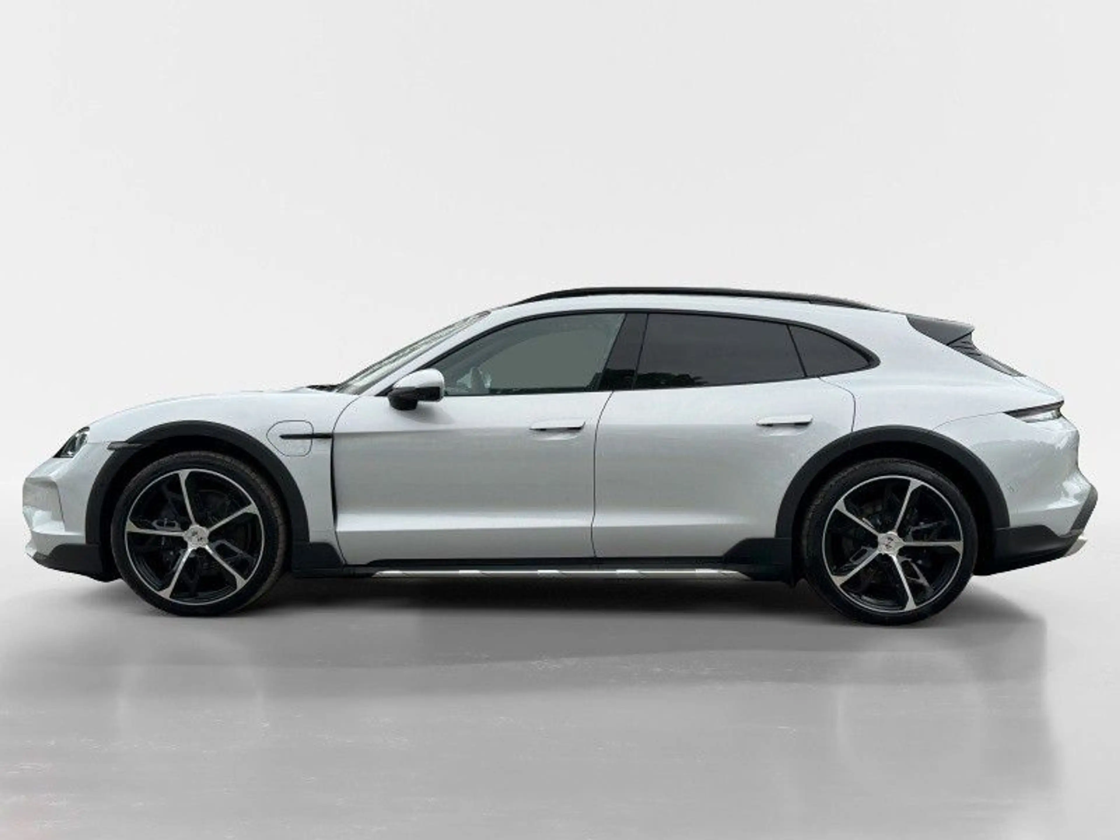 Porsche Taycan Cross Turismo 4 — photo 3