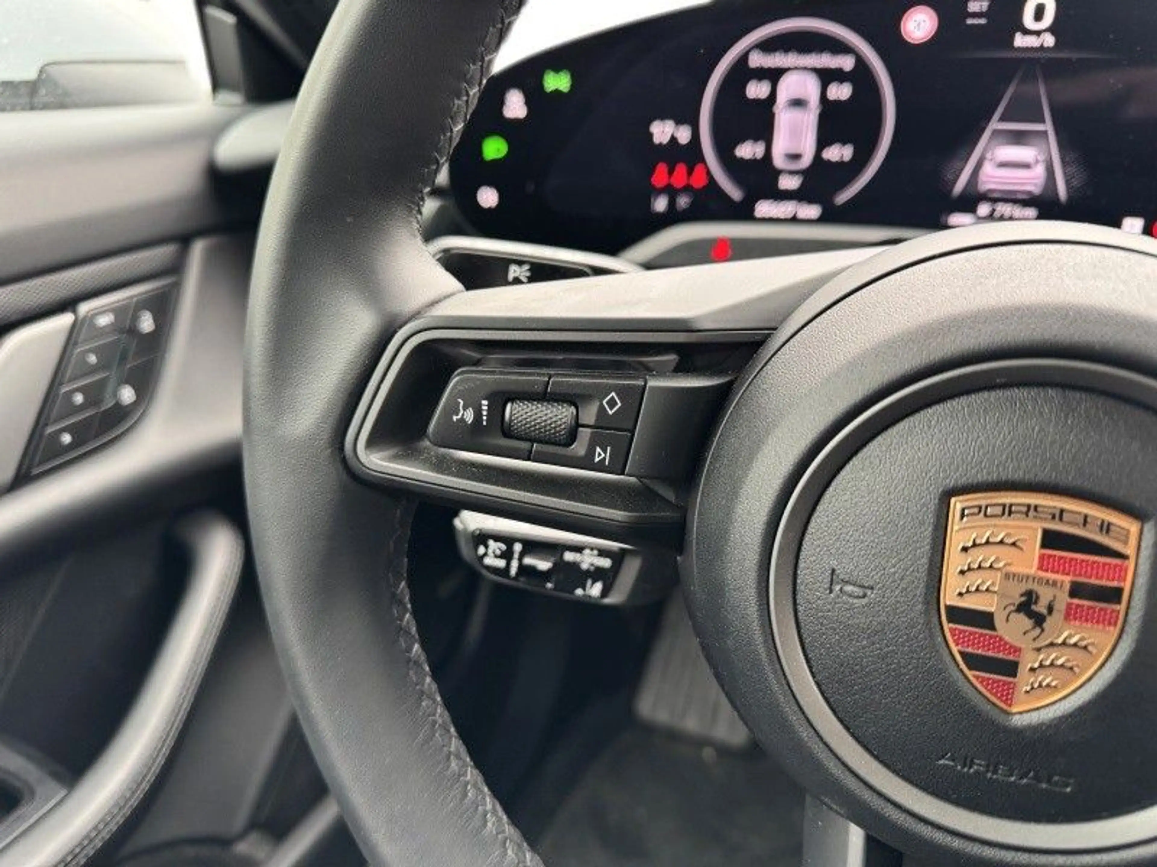 Porsche Taycan Cross Turismo 4 — photo 12