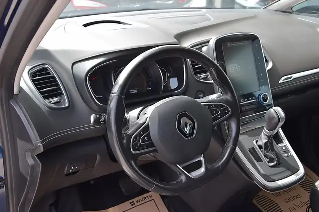 Renault Grand Scenic view 4