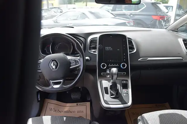 Renault Grand Scenic view 6